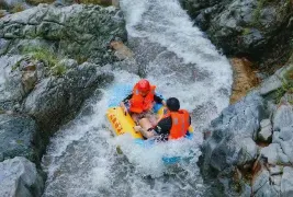 1-Day Qianshan Tour: Explore Buddhist culture at Sanzu Temple, thrill-seeking at Phoenix Source Rafting