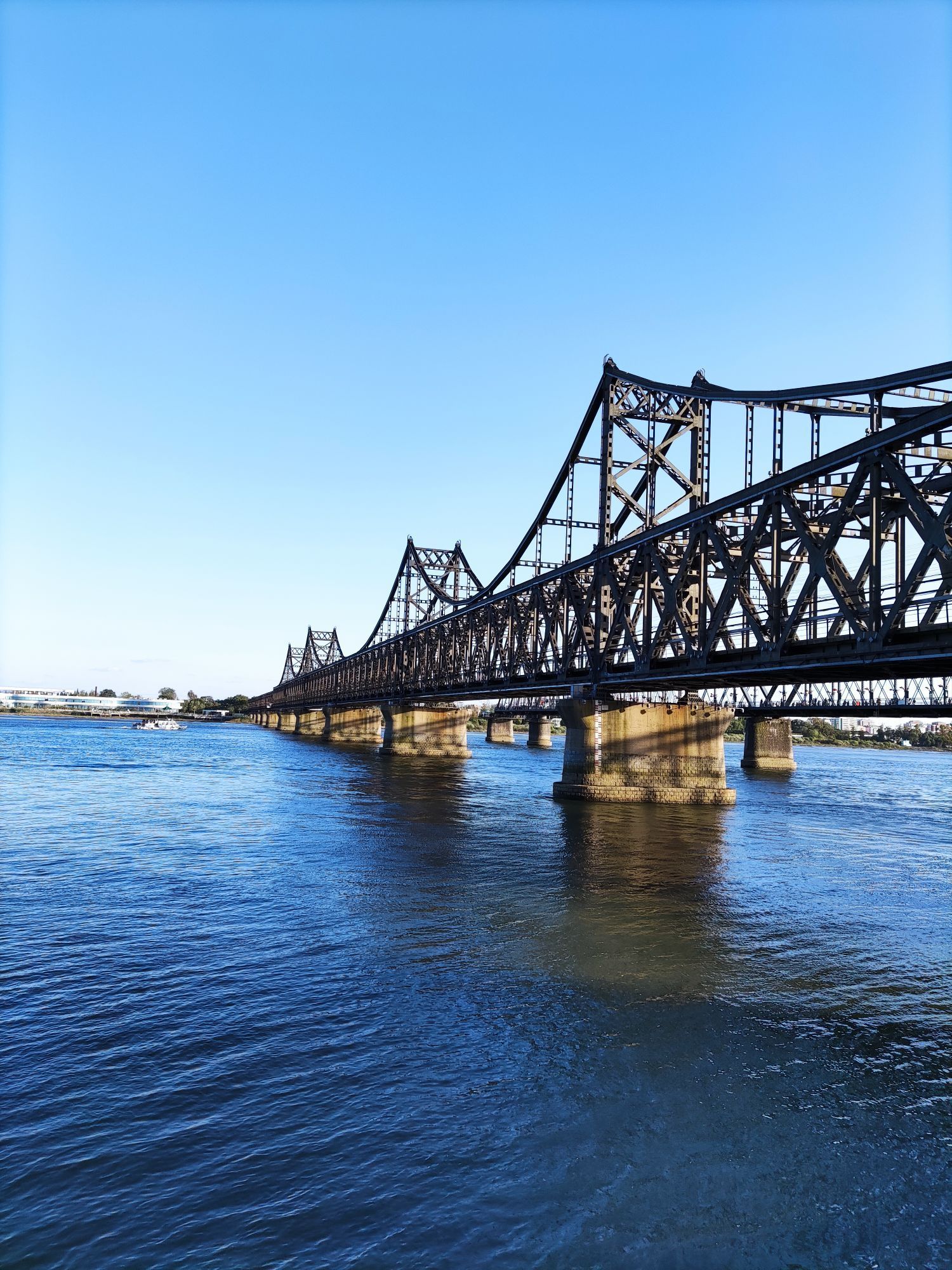 丹东鸭绿江断桥照片图片