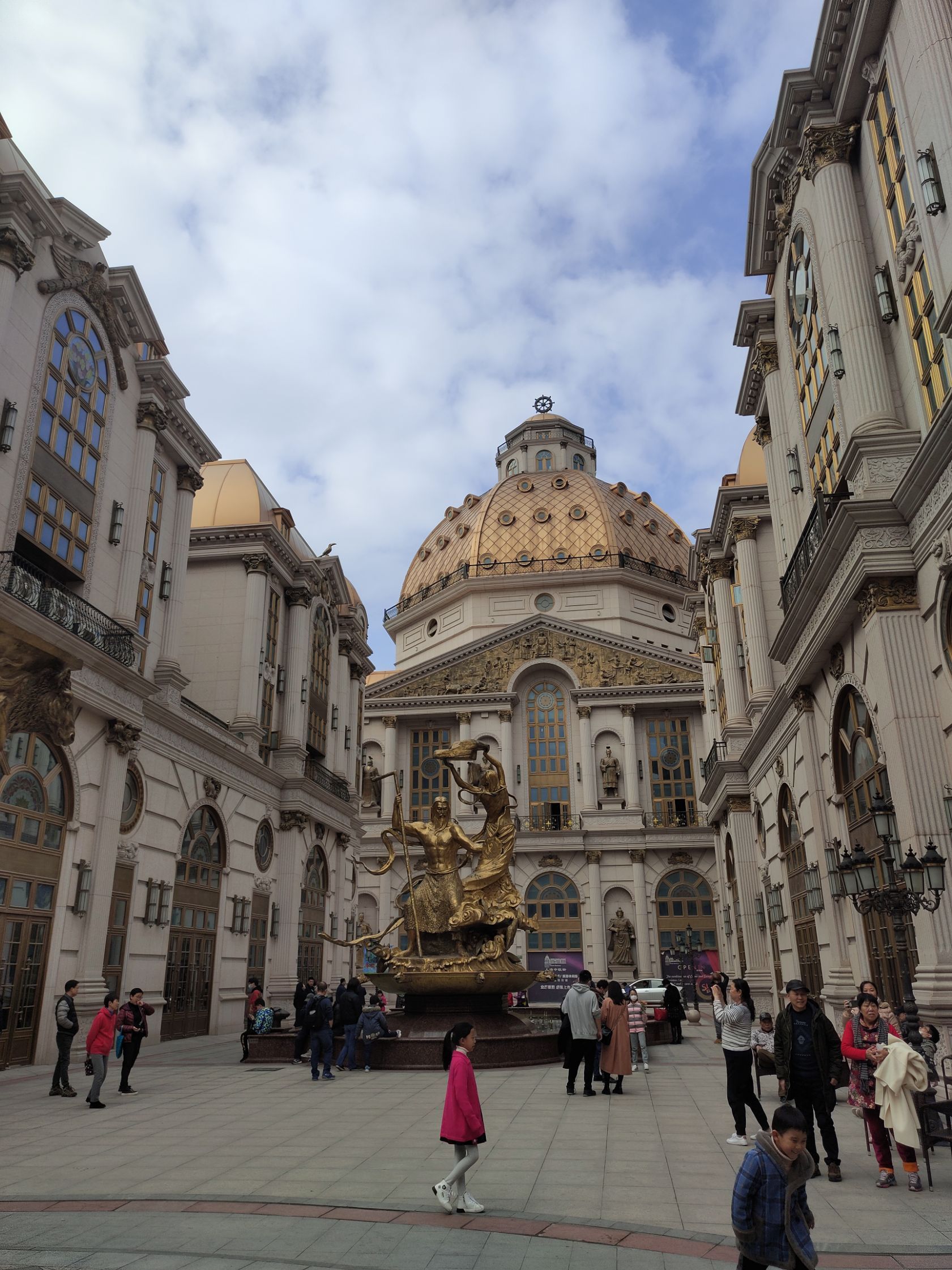 【携程攻略】上海上海中欧街购物,就是国际珠宝城,看着朋友圈晒照还不