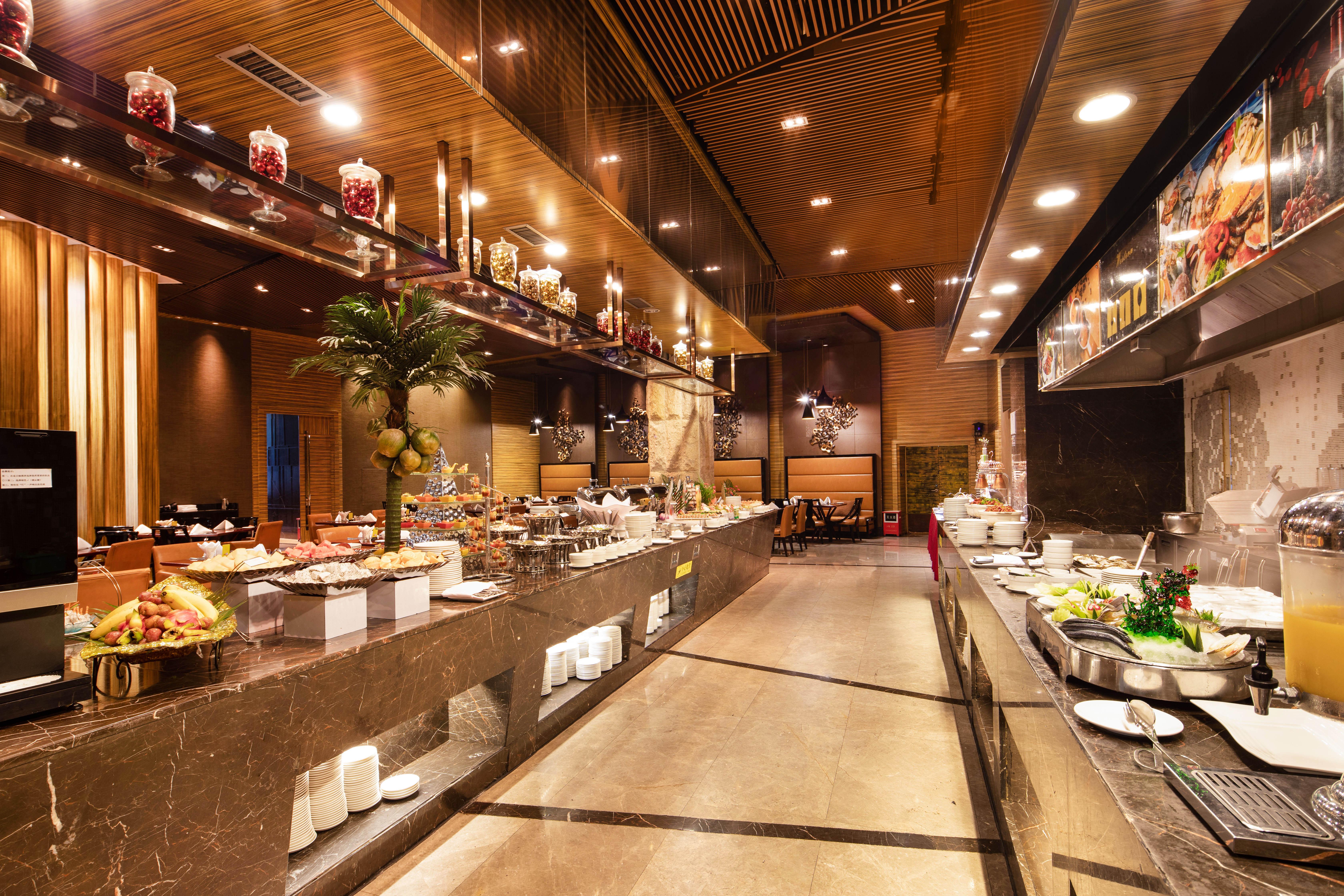 绿景酒店自助餐厅 4.0 分 6条点评 131/人 自助餐 直线距离 100m