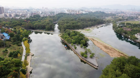 灵渠,古称秦凿渠,零渠,陡河,兴安运河,湘桂运河,是古代中国劳动