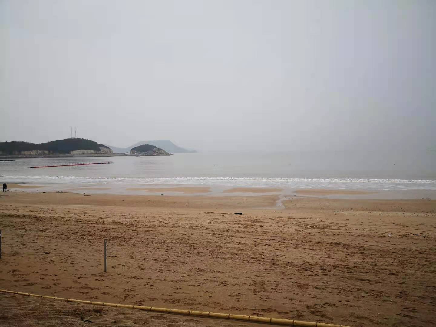 东旦时尚运动沙滩