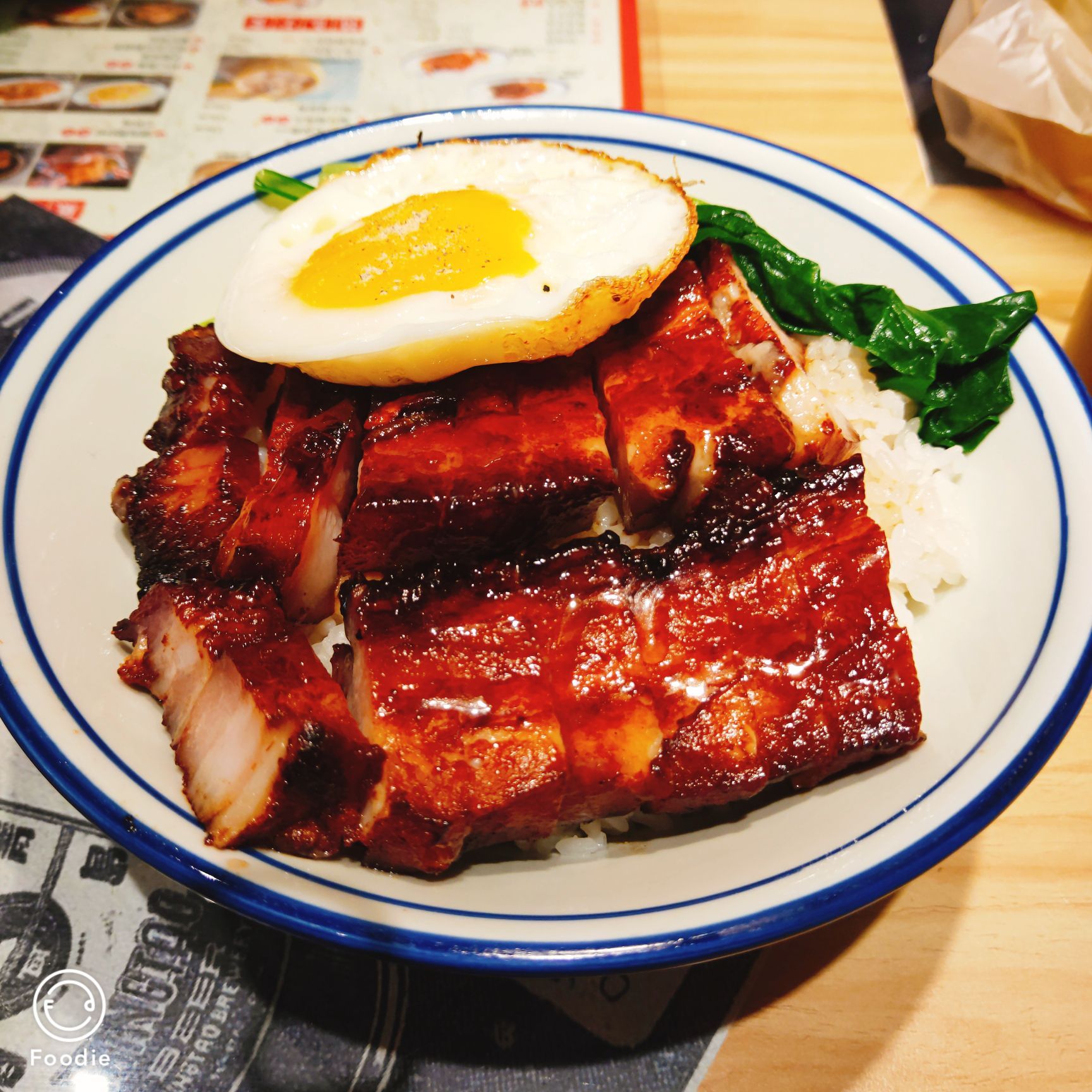 

【口味】黯然销魂饭很不错,叉烧好吃极了,而且卖相很好