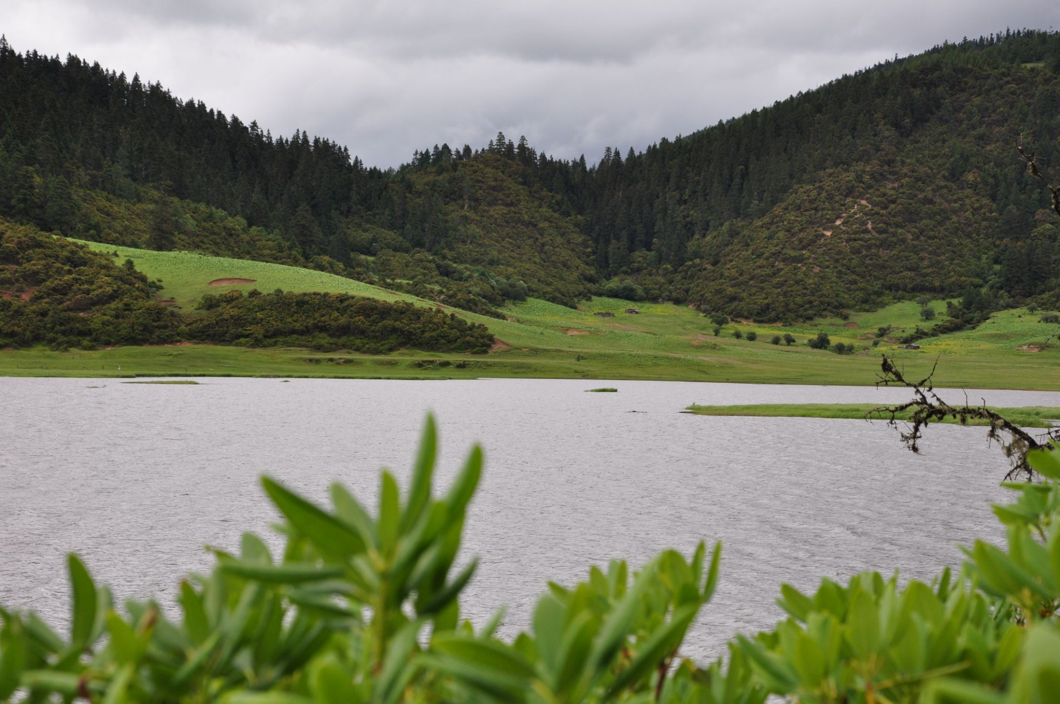 【携程攻略】香格里拉属都湖景点,属都湖在香格里拉东北约三十余公里