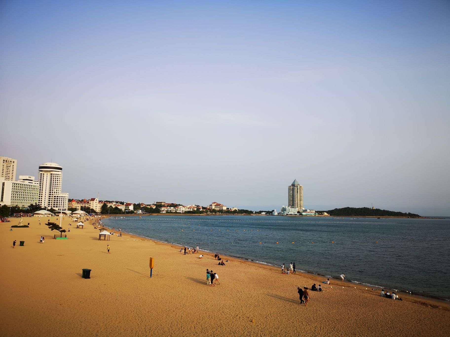 青岛汇泉湾海水浴场图片