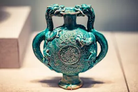 2-Day Wuxi Tour: Taihu's scenic beauty, Lingshan's Buddhist culture