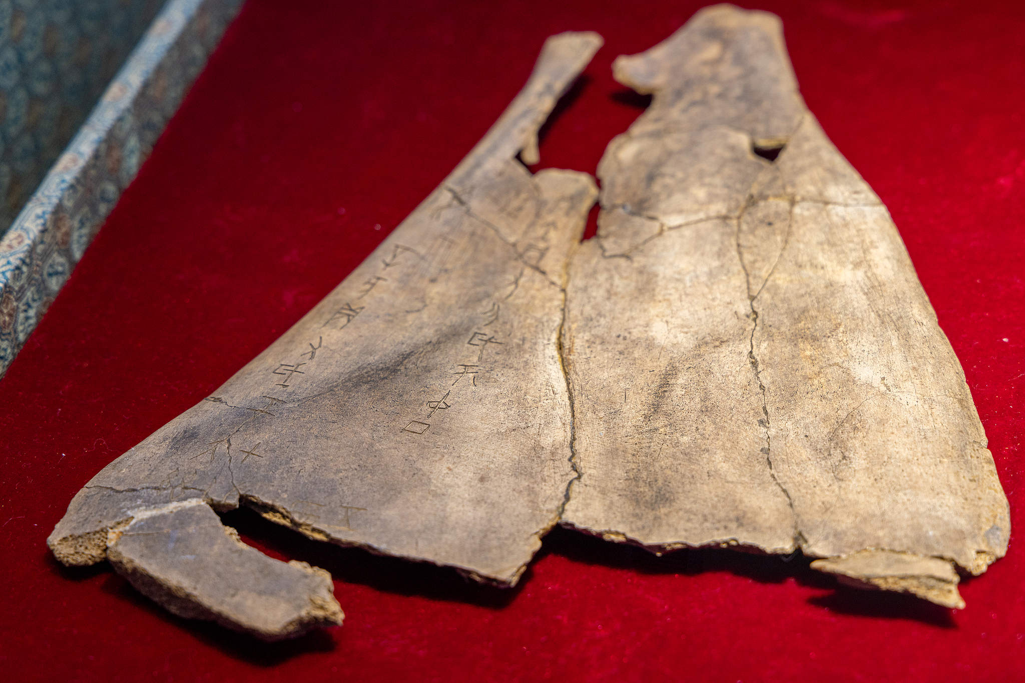 2-Day Anyang Tour: Historical Legacy of Yin Xu, Ingenious Miracle of the Red Flag Canal