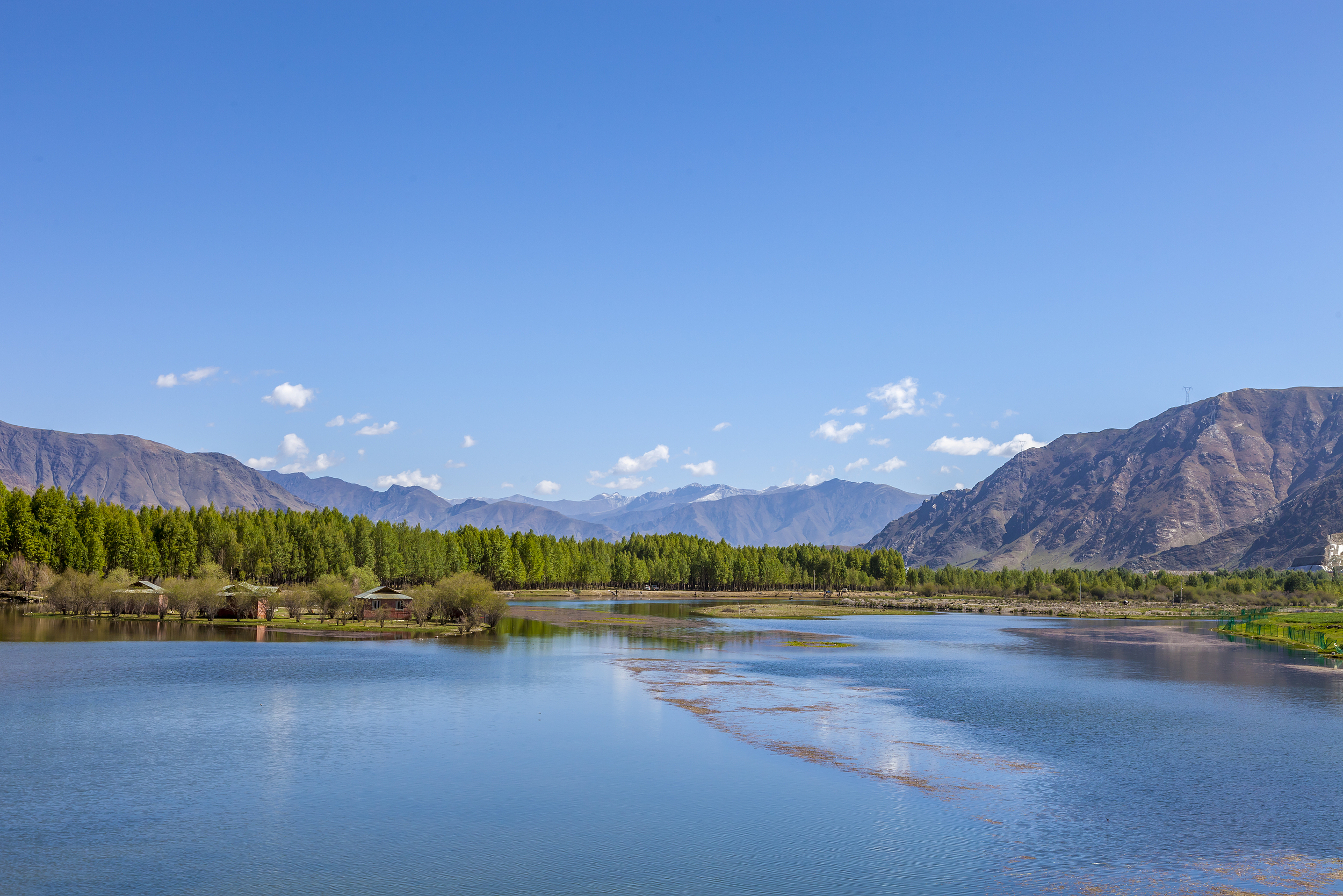 4-Day Lhasa Tour: Mystical Religious Sites and Stunning High-Altitude Lakes