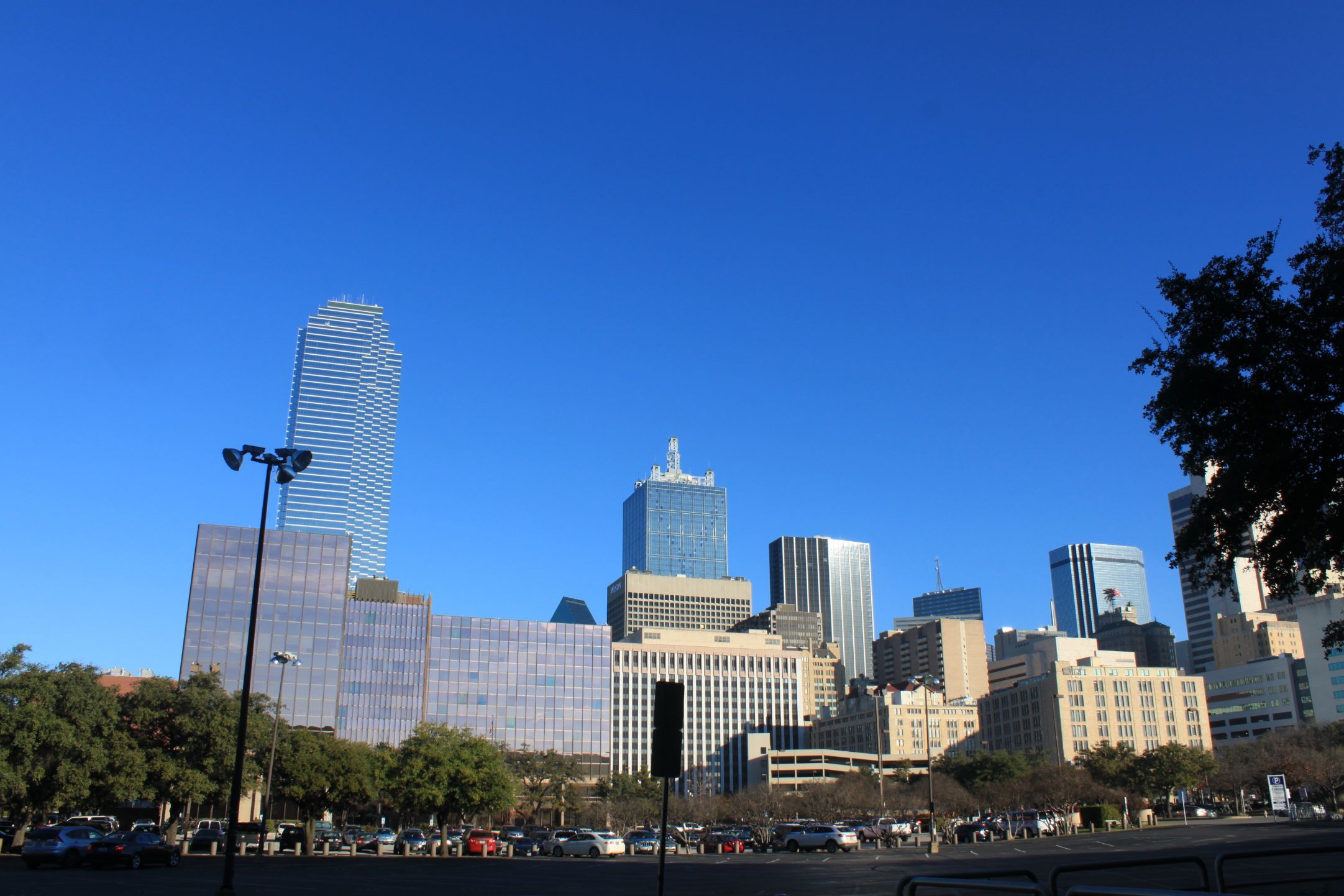 达拉斯市政厅是贝聿铭设计的一座振人心神的建筑正面向前倾34不仅能为