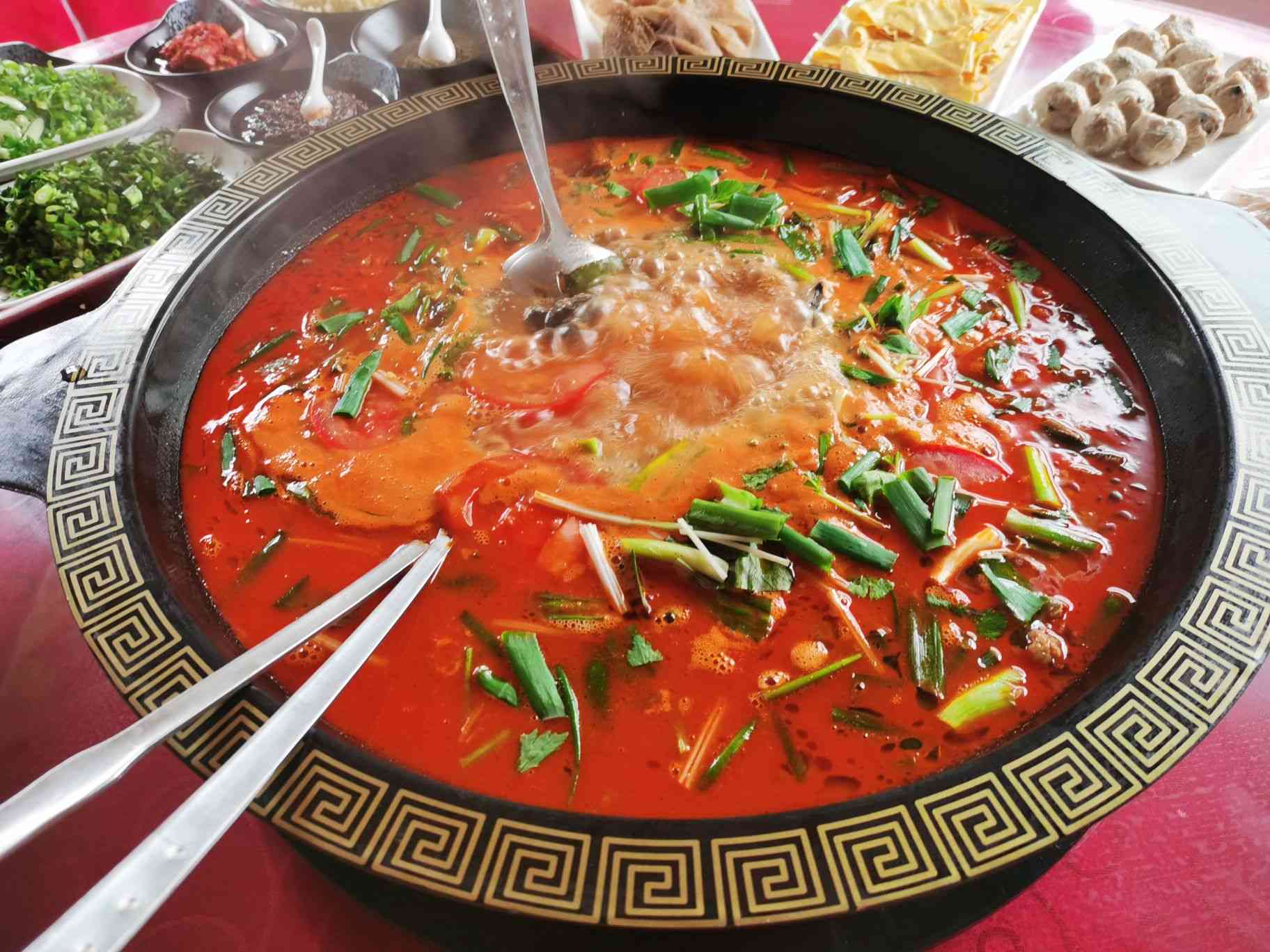 知味老坛酸汤鸡火锅 直线距离147m