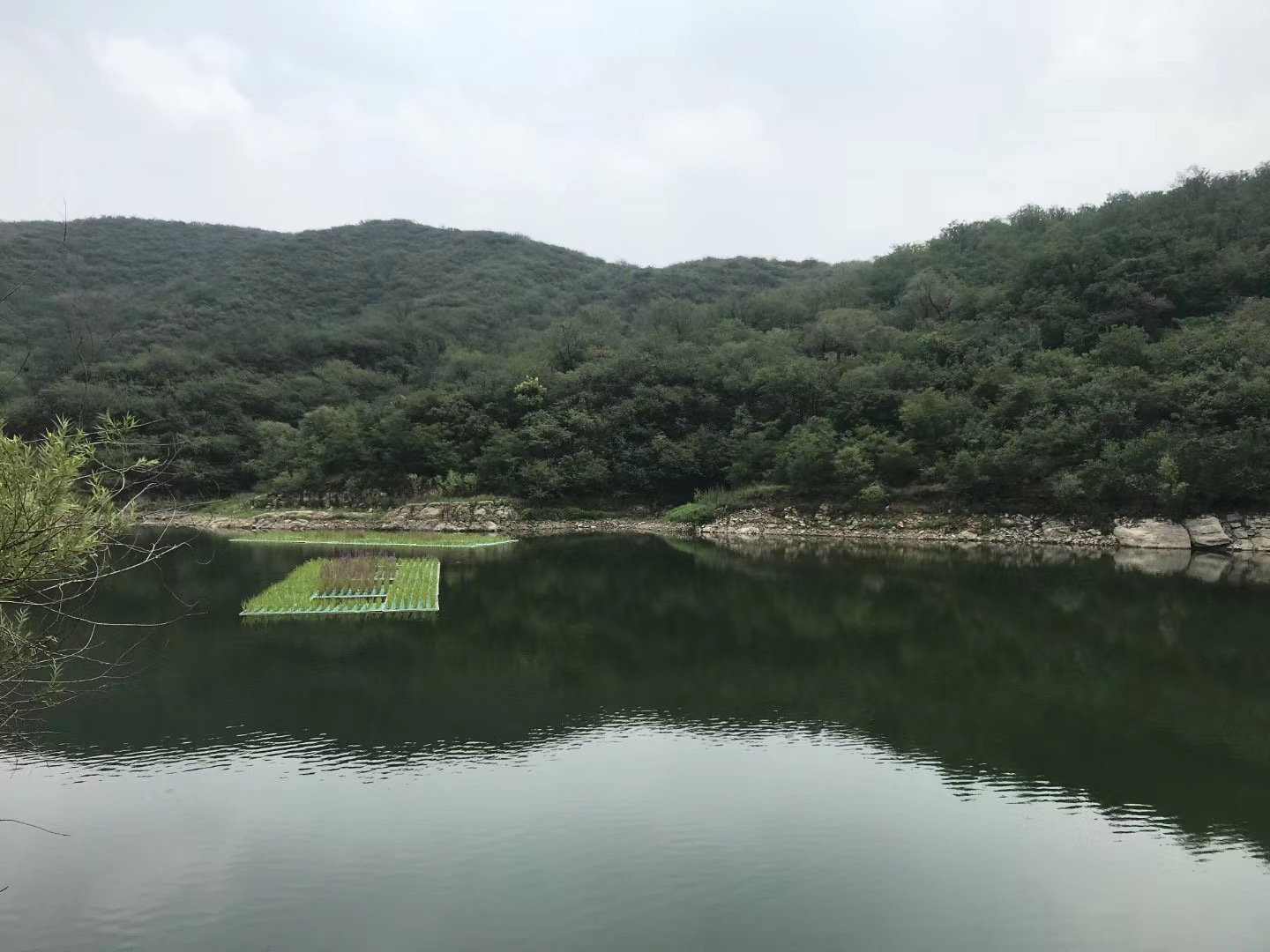 它是中国最美水库，是石家庄的饮水源地，水下藏有唐朝村落旧址_苏丹卿_新浪博客