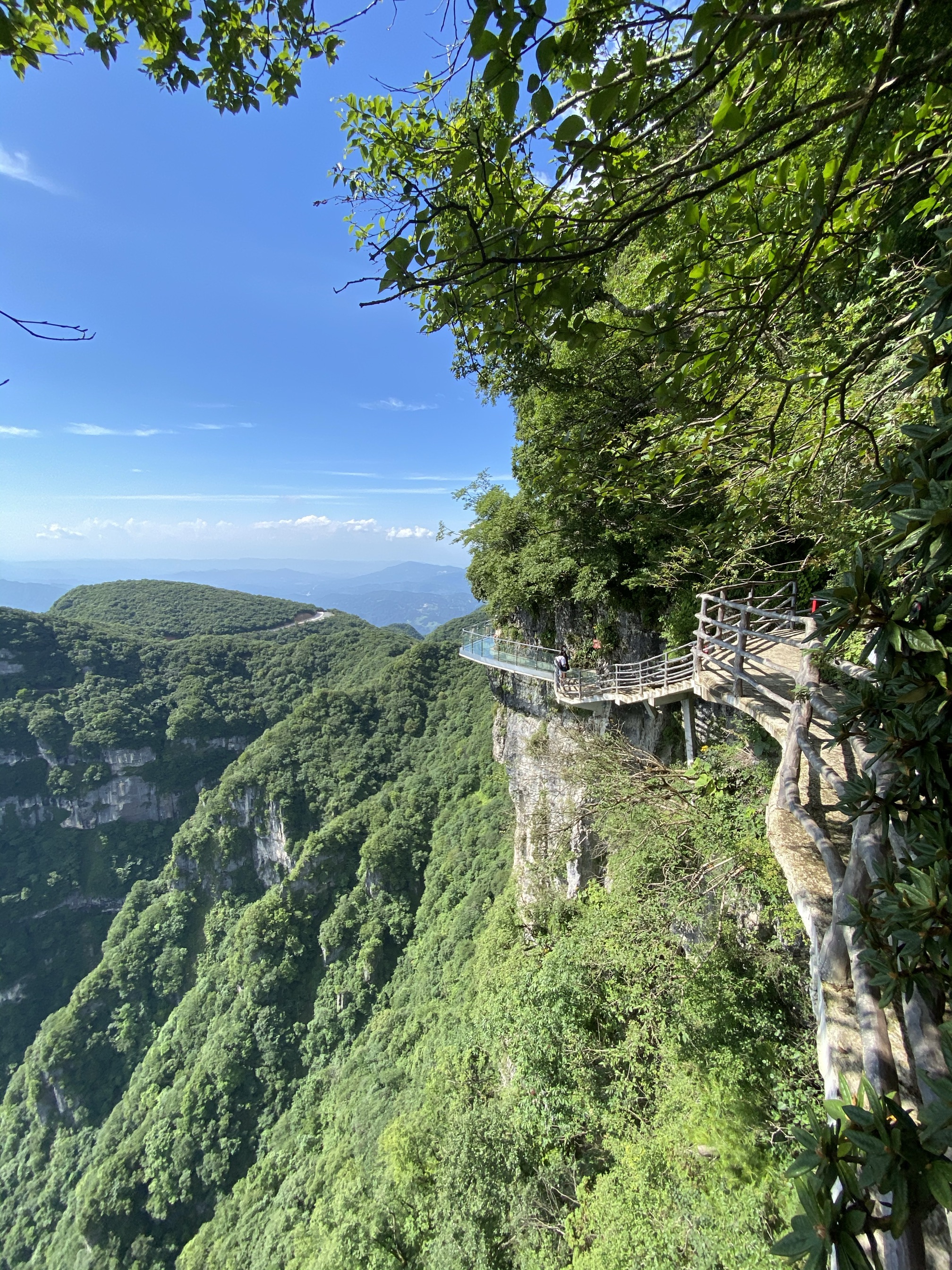 龙头山玻璃栈道现在开放不?