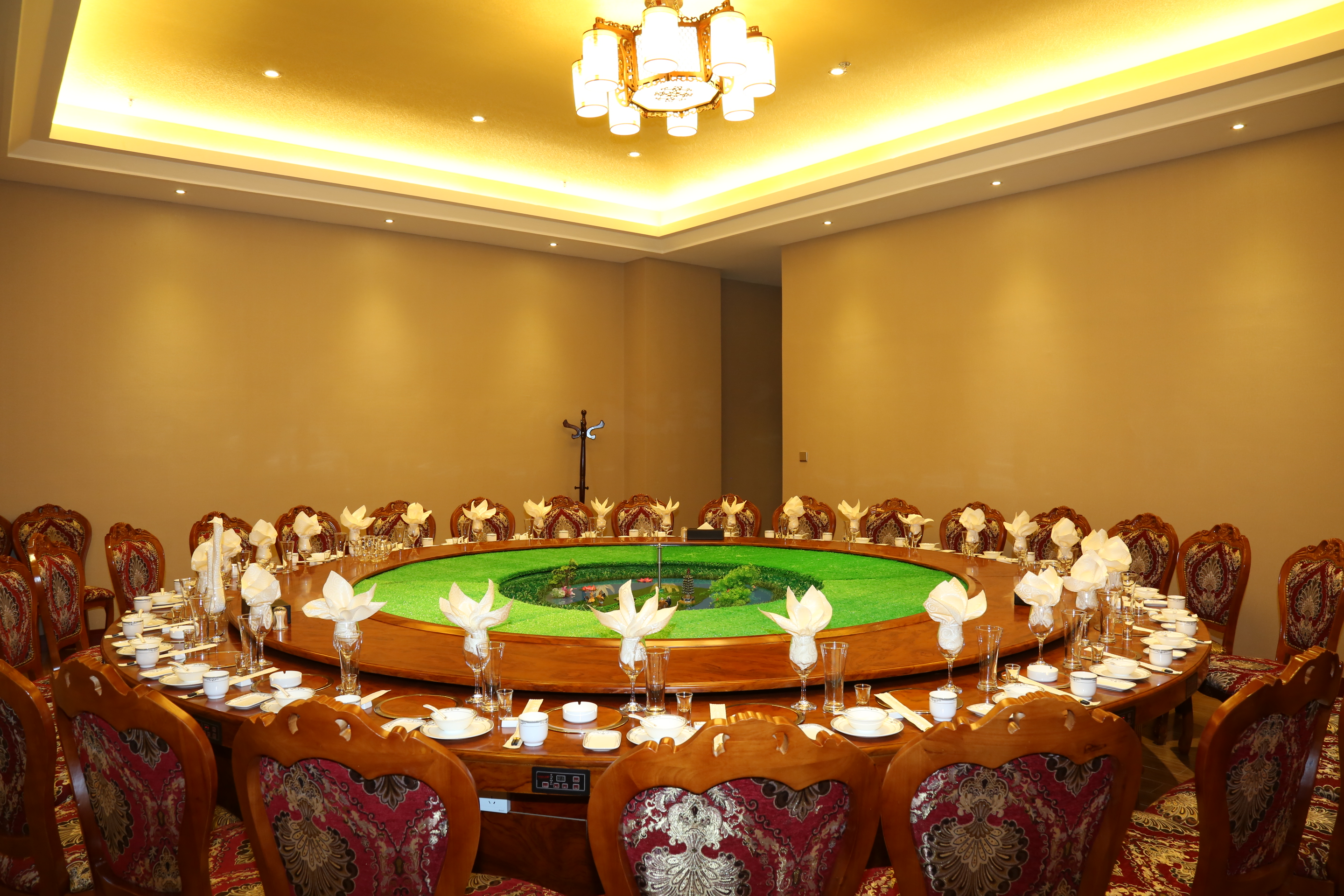 会泽蔓海大酒店中餐厅 直线距离17.0km