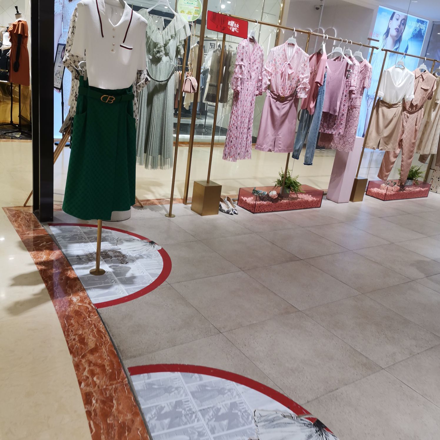 【携程攻略】上海芭蒂娜(沪太路)购物,之前看过他们品牌的那条连衣裙