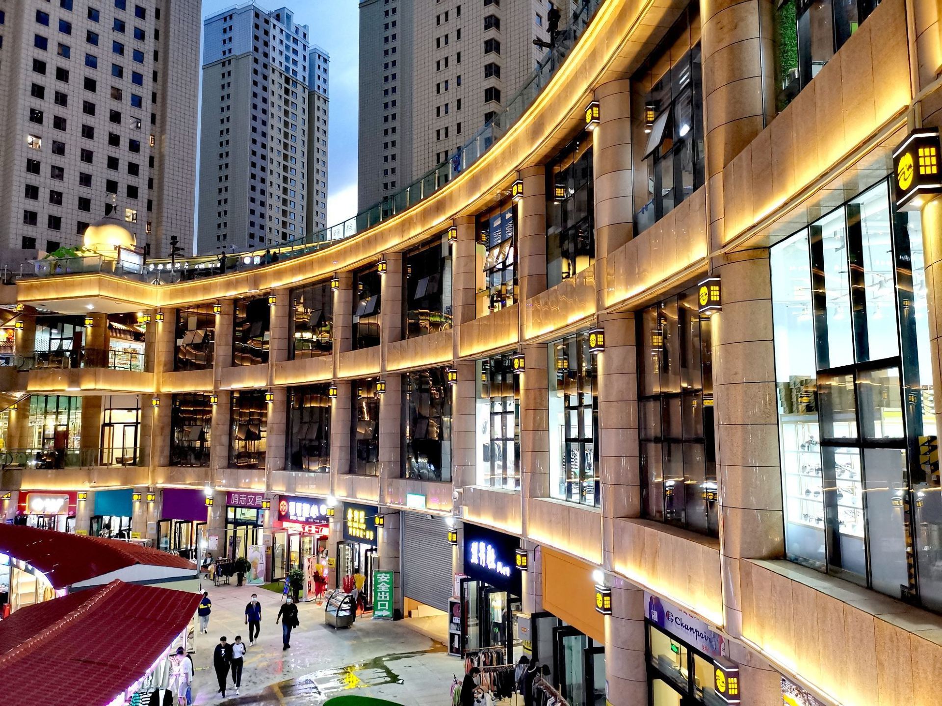 西宁新千观光夜市