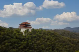 1-Day Yiyang Tour: Explore the Historical Charm of Yiyang Ancient City, Tranquility of Bailu Temple