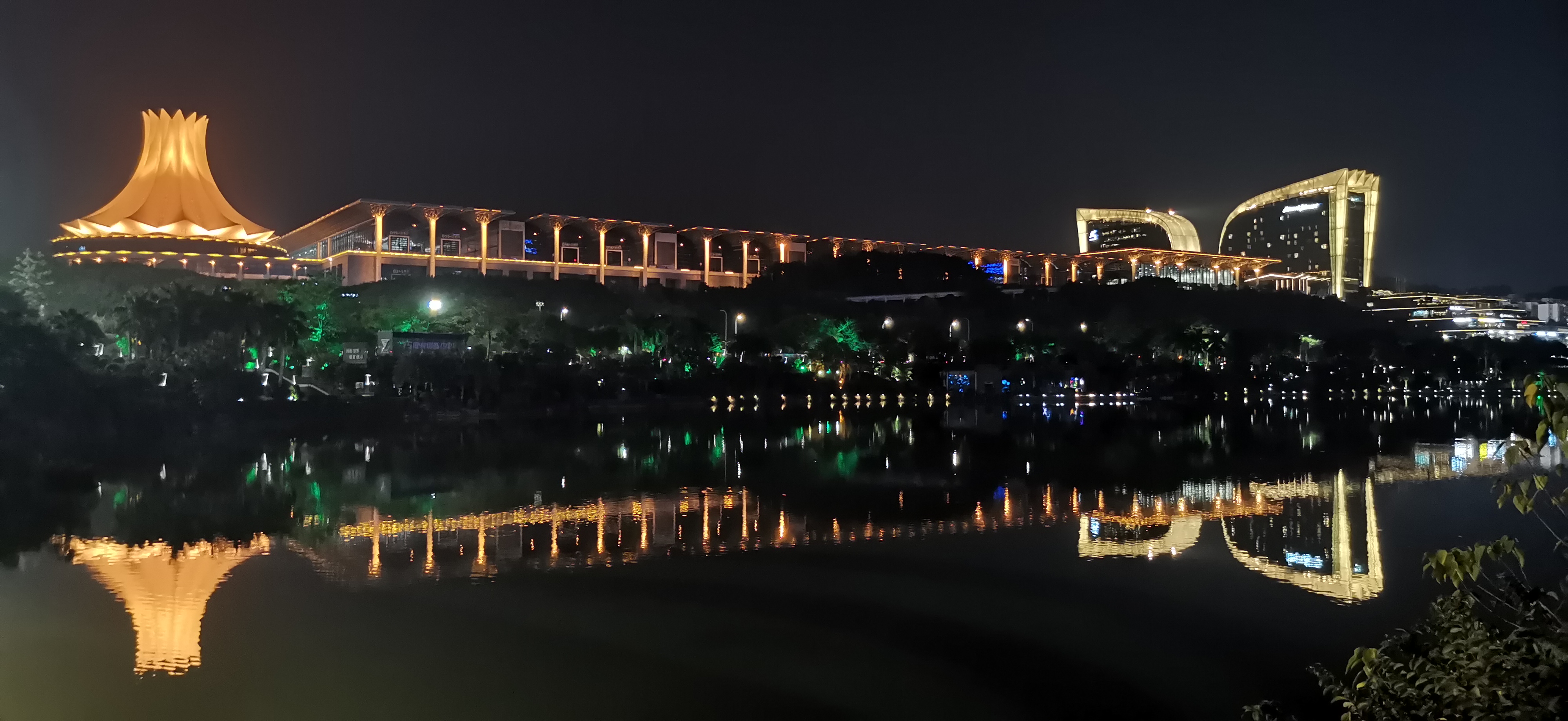 南宁民歌湖景区图片