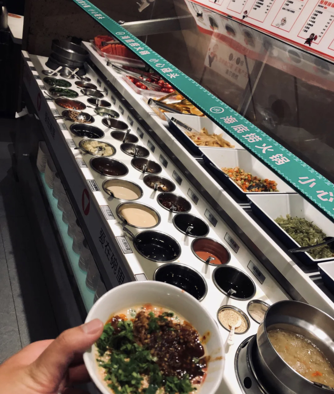 海底捞火锅(张杨路店),海底捞无需多说,最爱的番茄锅底,汤底加上芹菜