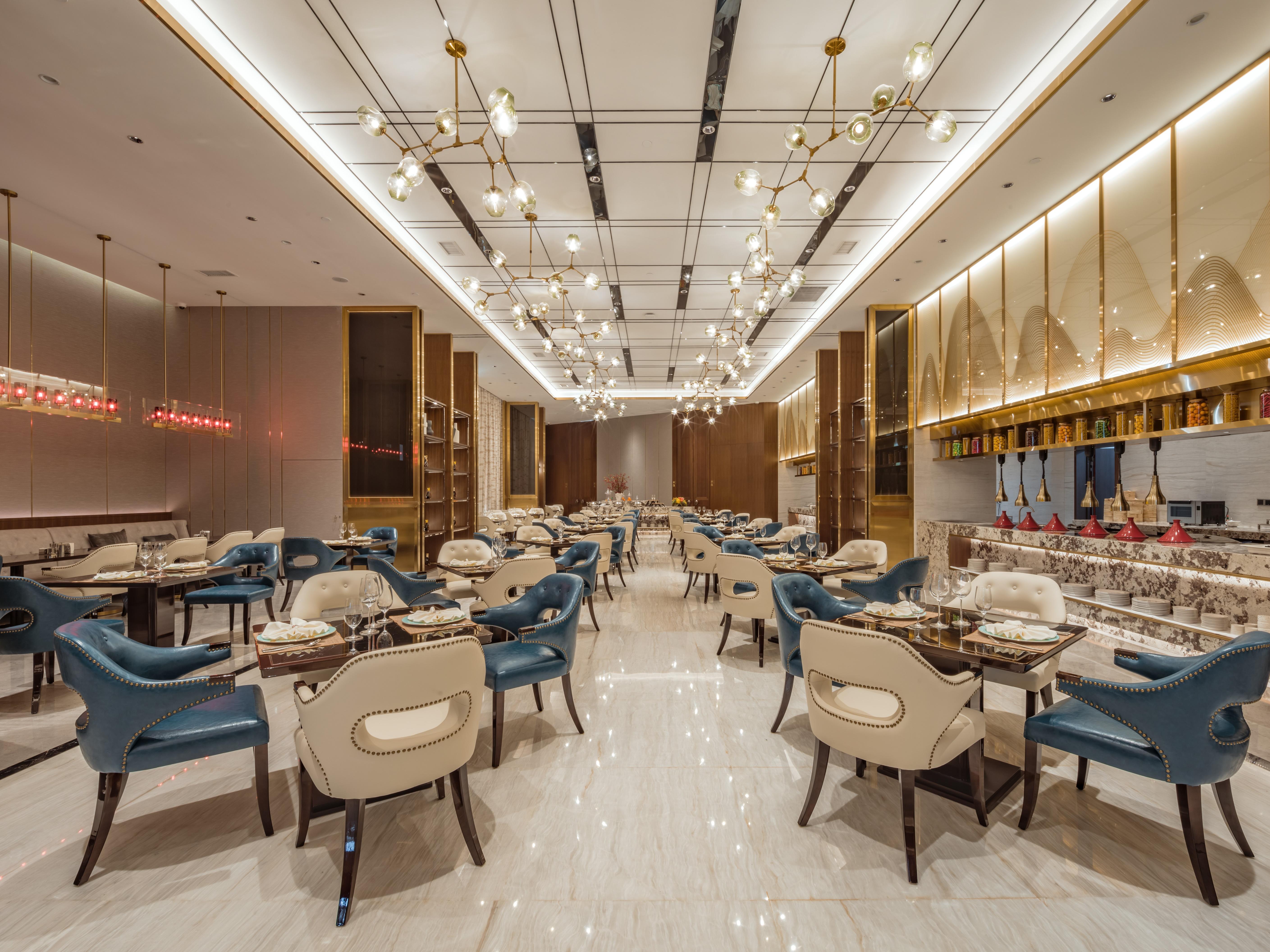 宾阳城建华美达广场酒店·全日制餐厅 直线距离682m