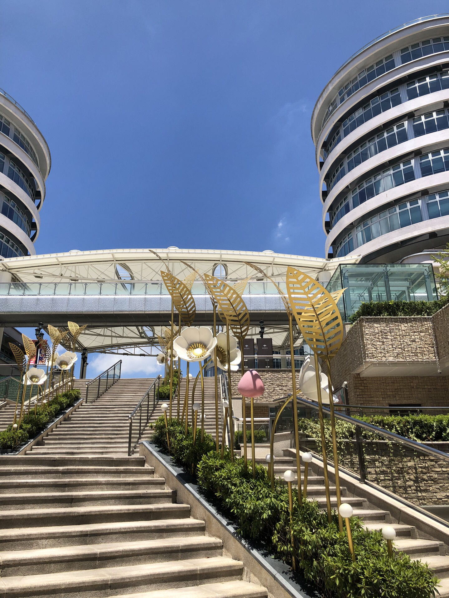 【携程攻略】上海丽宝乐园购物,虹桥丽宝广场开业时间不长,我们去的