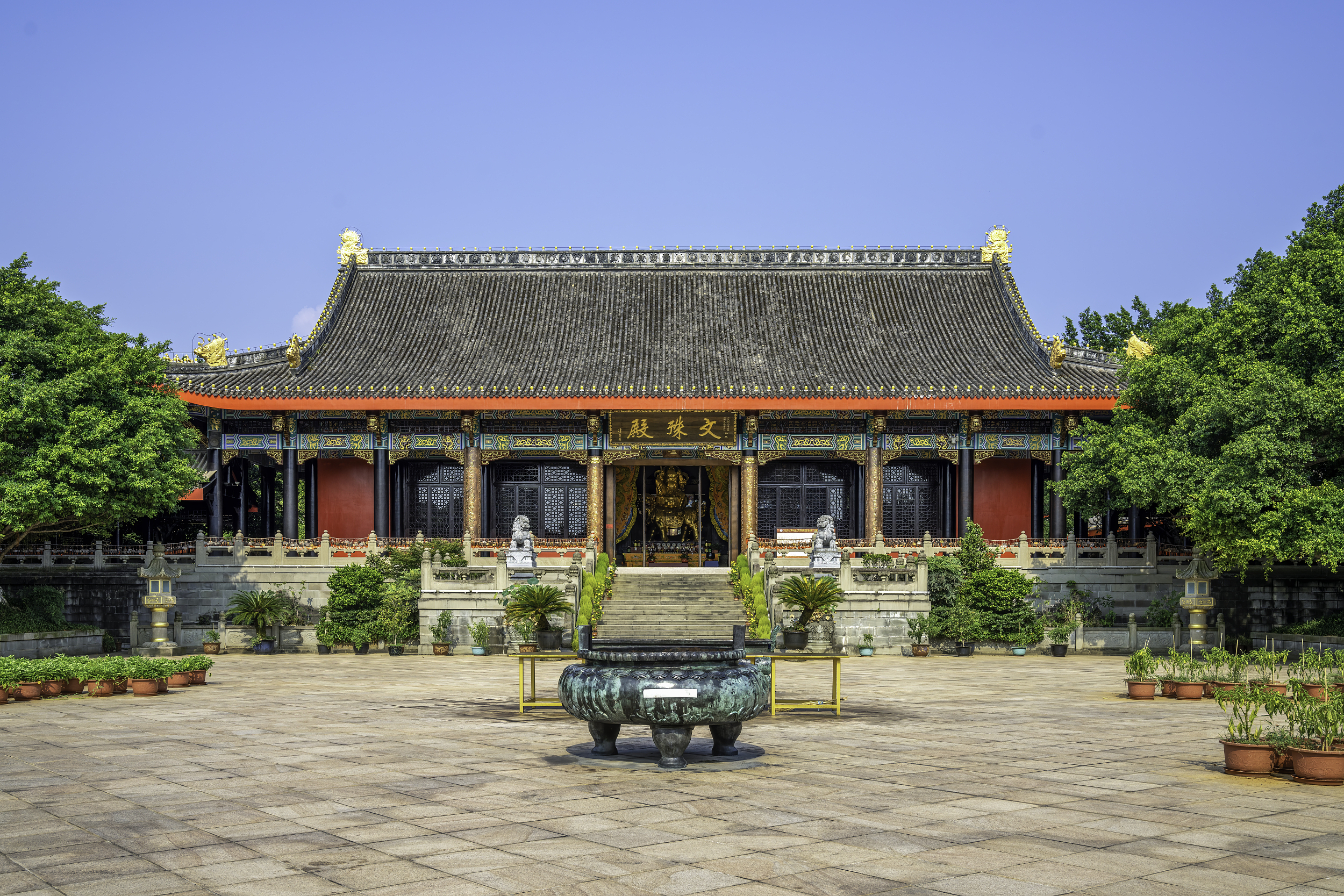 1-Day Leshan Tour: Leshan Giant Buddha's grandeur, Dafochan Temple's Buddhist culture