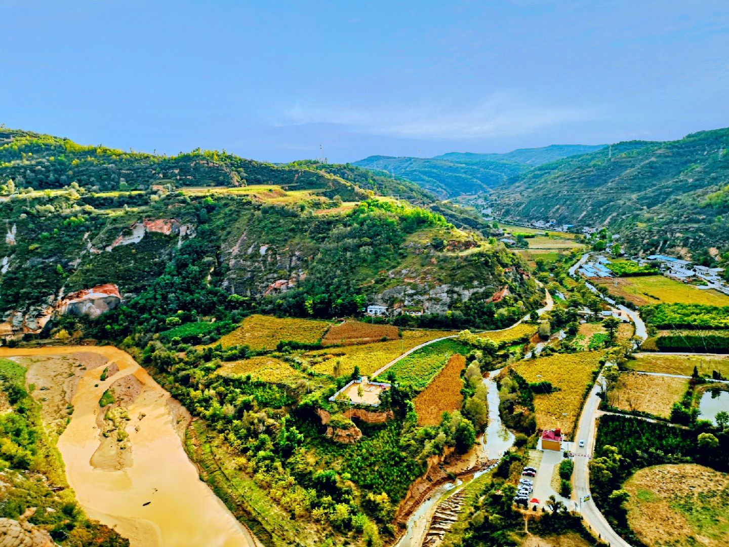 【携程攻略】志丹永宁山古寨景点,距离雨岔大峡谷车程约40分钟跟着