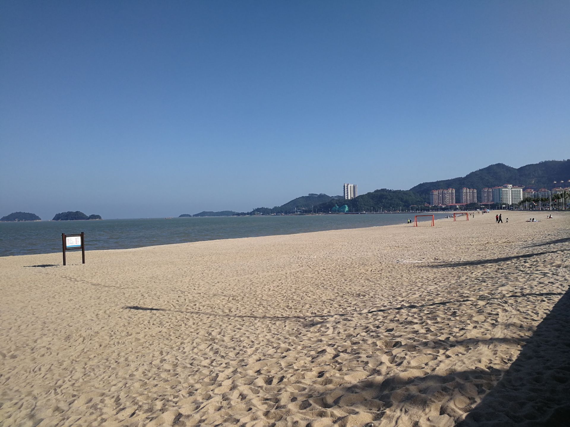 广海湾沙滩图片