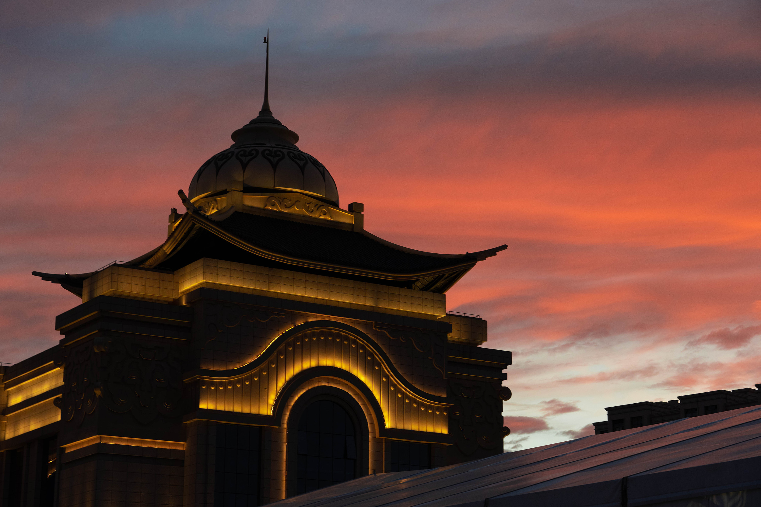 1-Day Ulanhot Tour: Visit Genghis Khan Temple, Historical Charm of Ulan Muqir Palace