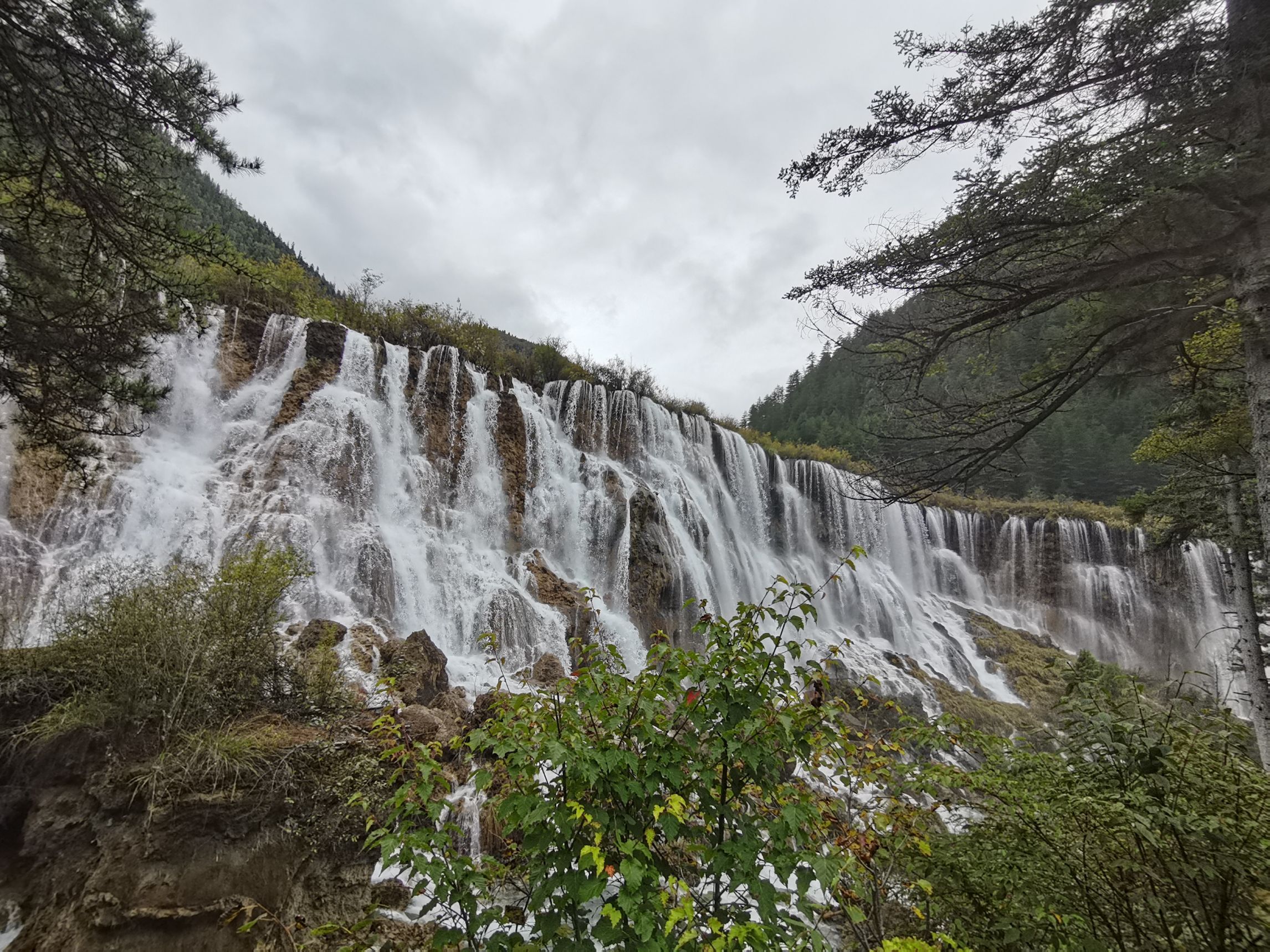 【携程攻略】九寨沟诺日朗瀑布景点,诺日朗瀑布位于中国四川省九寨沟