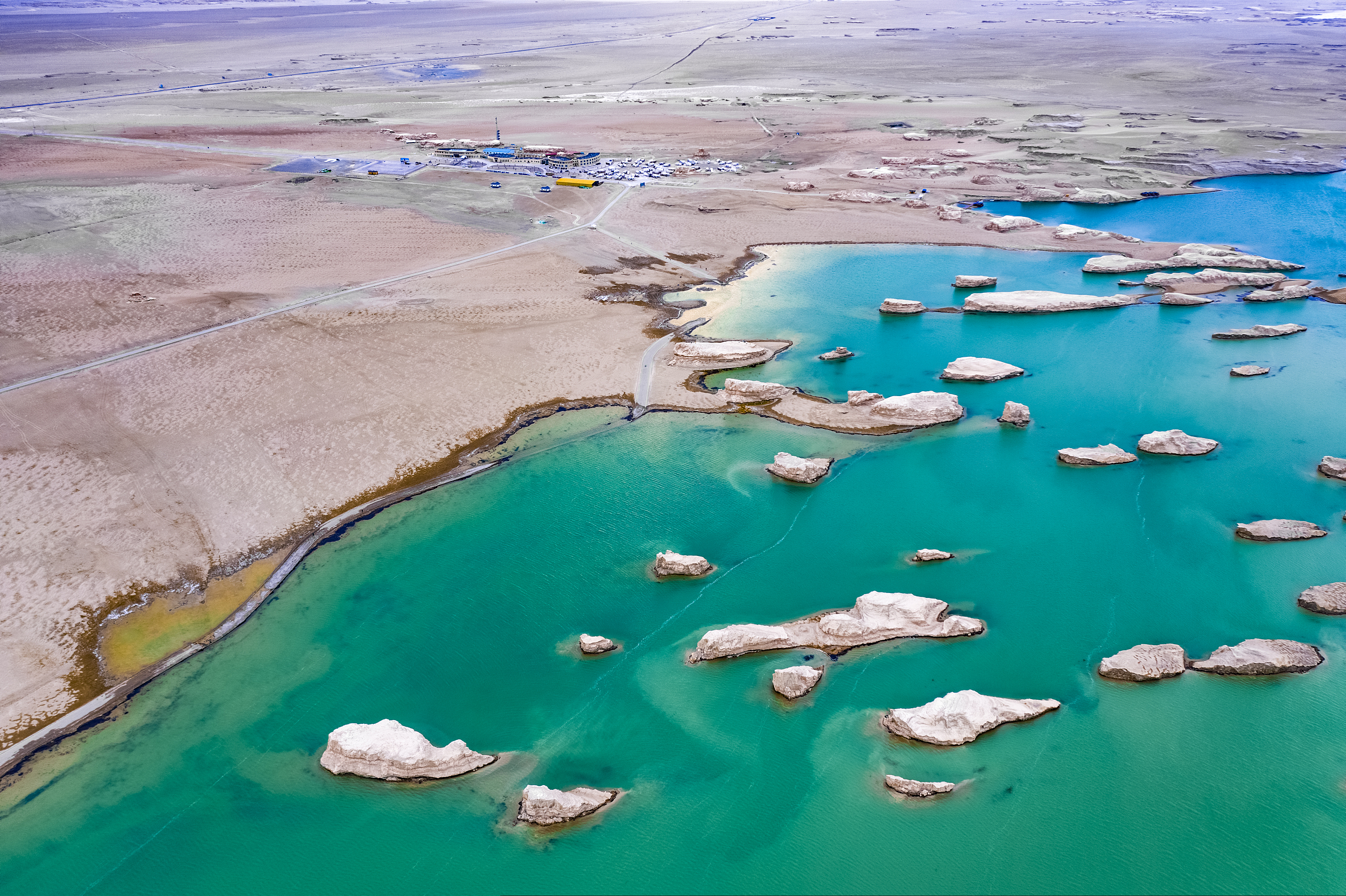 乌素特水上雅丹地质公园