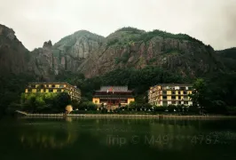 4-Day Yongkang Tour: Fangyan's unique rock formations, Hengdian's cinematic culture