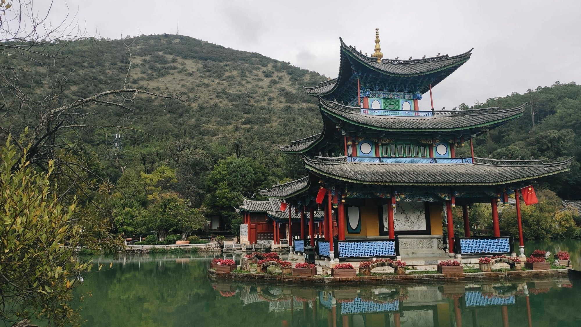 【攜程攻略】麗江黑龍潭公園景點,麗江黑龍潭公園俗稱龍王廟,位於麗江