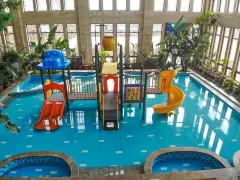 1-Day Donggang Tour: Northern Yellow Sea Hot Spring Retreat, Historic Charm of Yalu River Broken Bridge