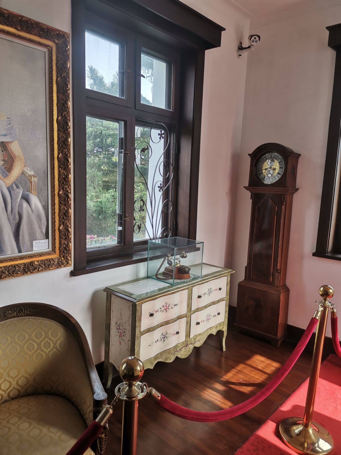 公主楼是青岛八大关中的一座开放参观的别墅,现在布置成展示丹麦童话