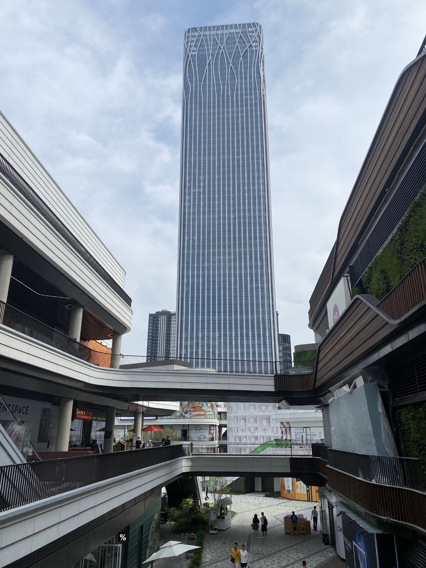 上海前滩太古里购物攻略,前滩太古里物中心/地址/电话/营业时间【携程攻略】