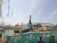 창리 4일 투어: 쯔진완 놀이공원 및 비뤄타의 해안 매력