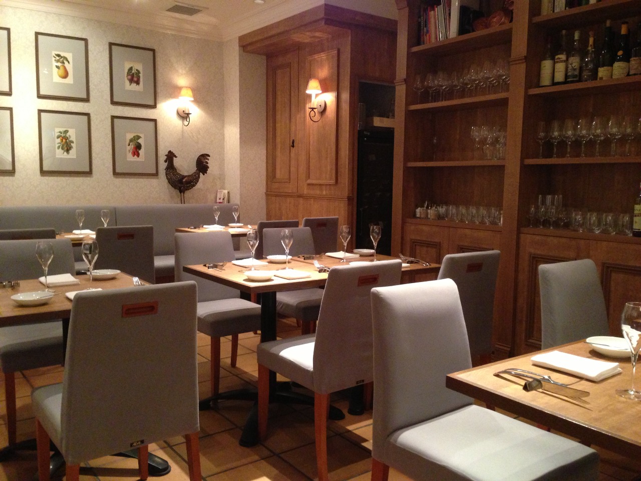 double blue (public squash court)