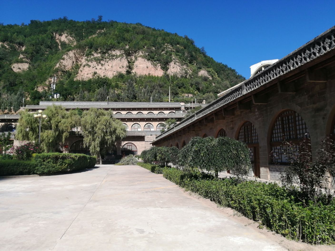 共 1 张 延安自然科学院遗址 暂无评分 景点地址 陕西省延安市宝塔区