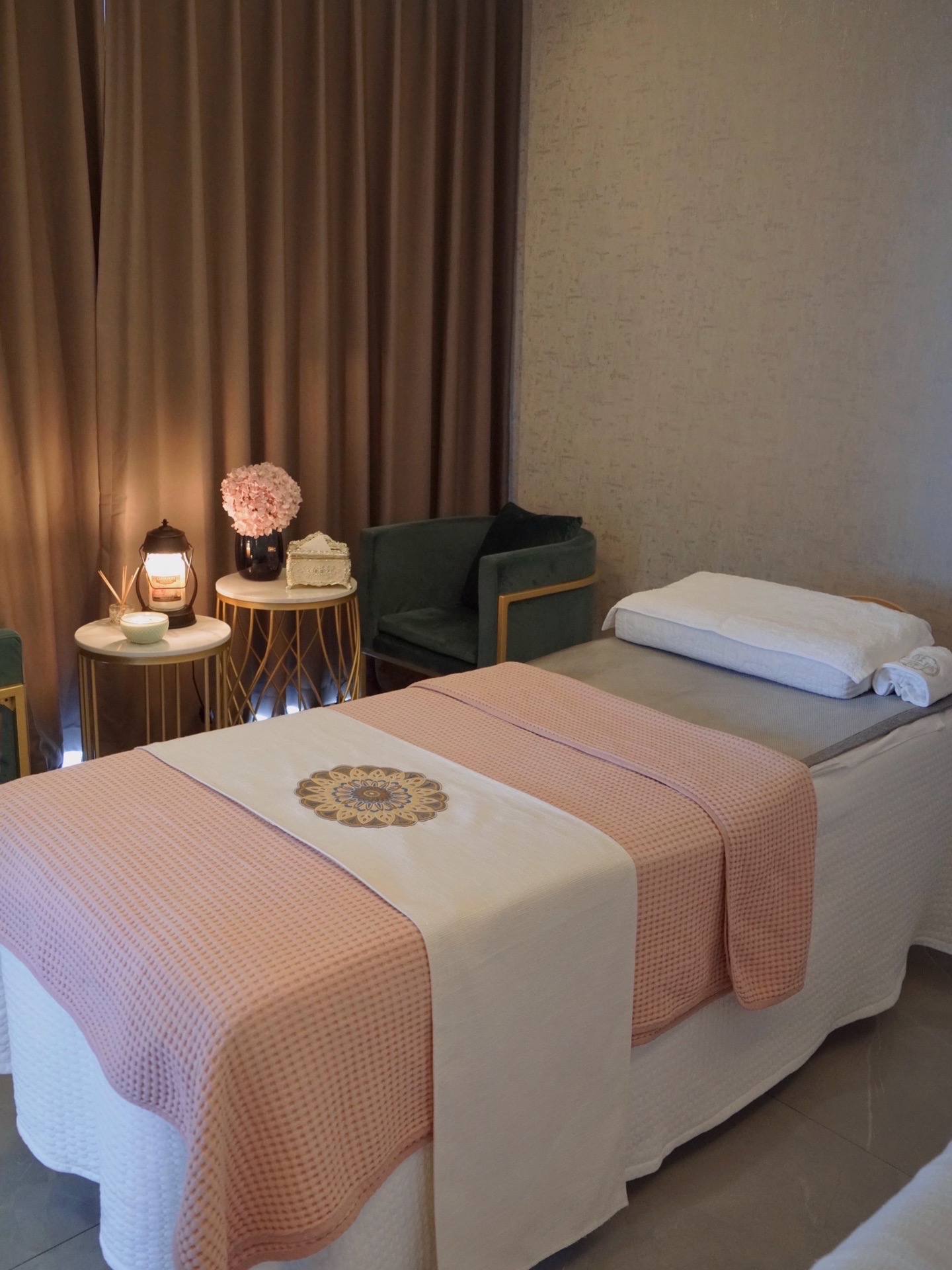 
【店名】kkfresh肤瑞诗奢享护理(来福士店)
【地址】杭州