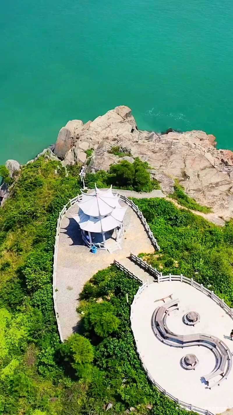 航拍浙江苍南流石山玻璃栈道