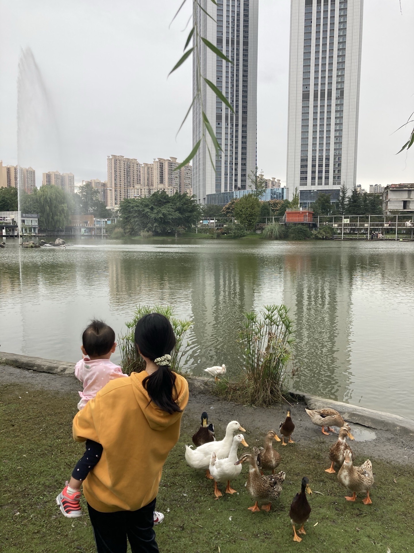 成都涌泉民乐广场攻略