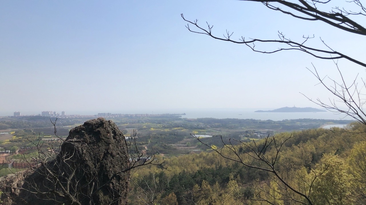 【携程攻略】肥东四顶山景点,整个三月几乎都在雨水与春寒中度过,今天