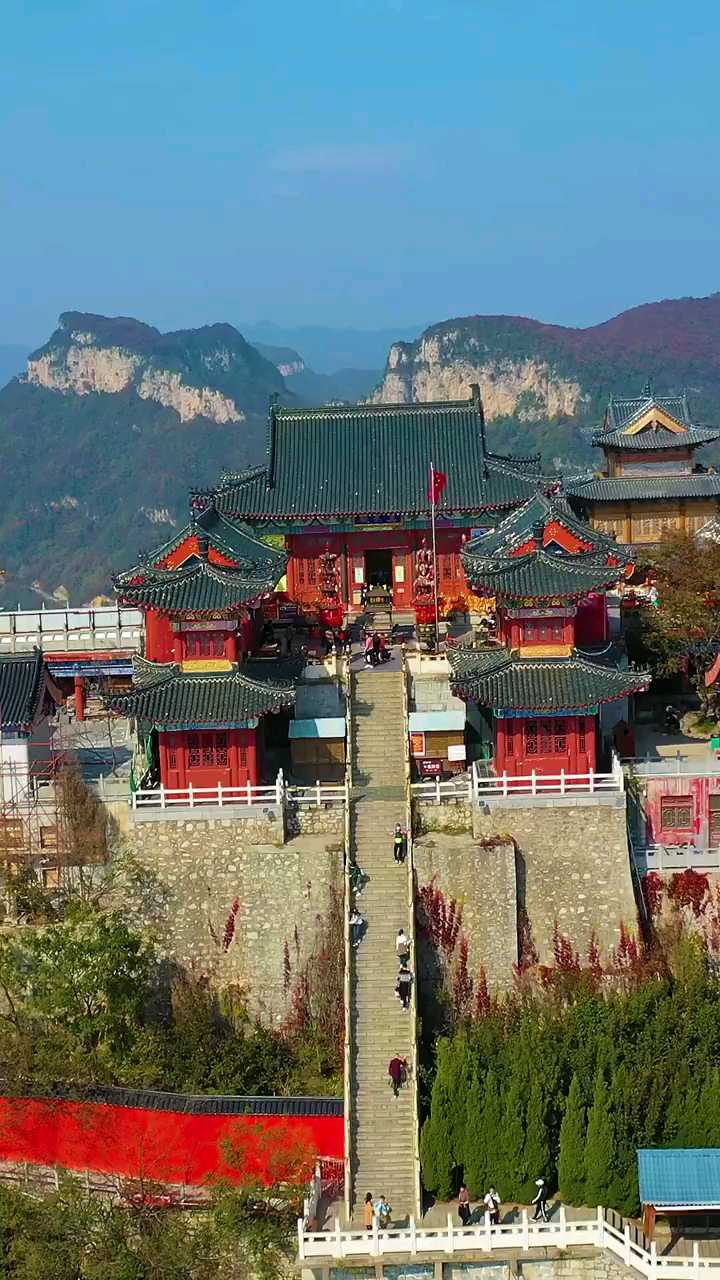 为云台山的主峰!看这寺庙建筑风险可想而知!