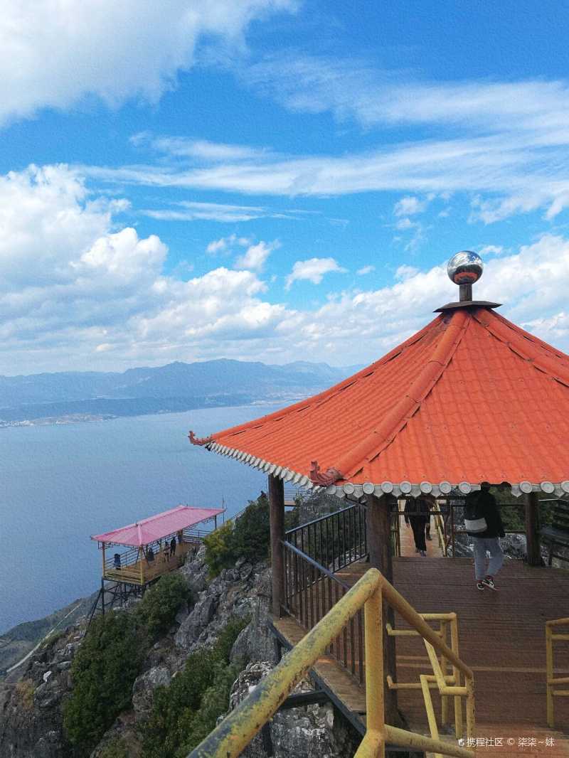 抚仙湖最佳观景点大黑山雷打石栈道