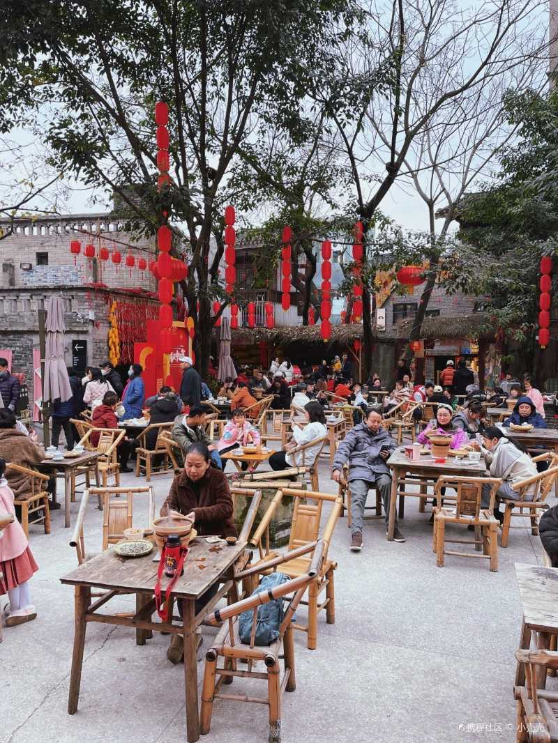重庆探店山城步道超有年味的室外茶摊