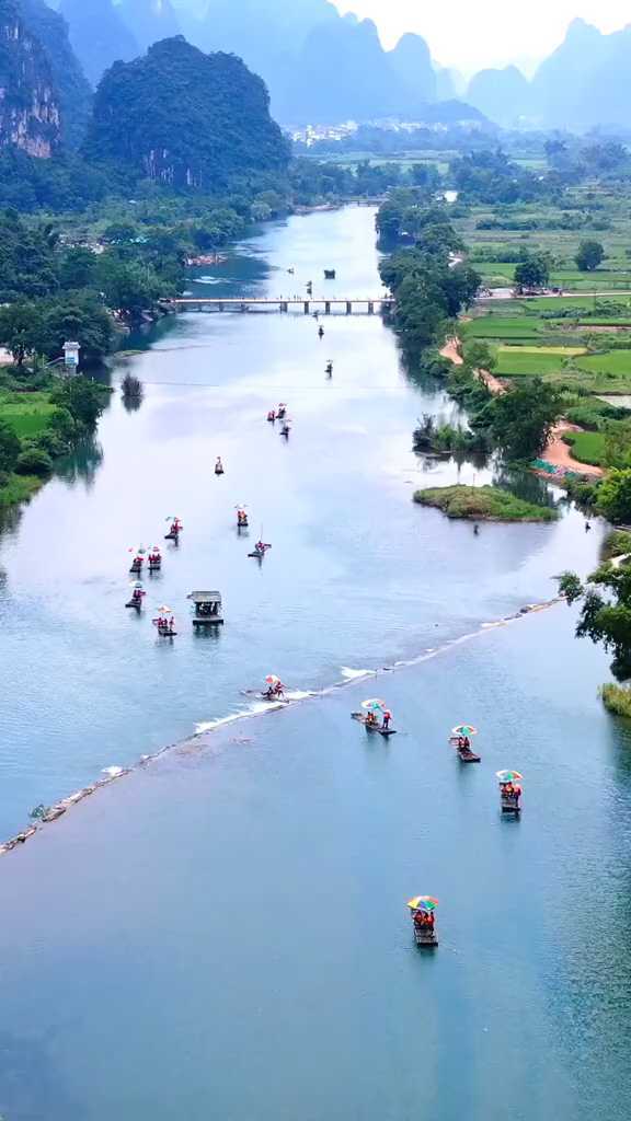 漓江,属珠江流域西江水系,为支流桂江上游河段的通称,位于广西壮族