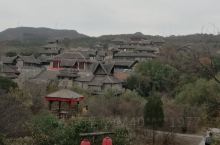 河南省焦作影视城景区很大，是新三国和新水浒传拍摄的外景地。