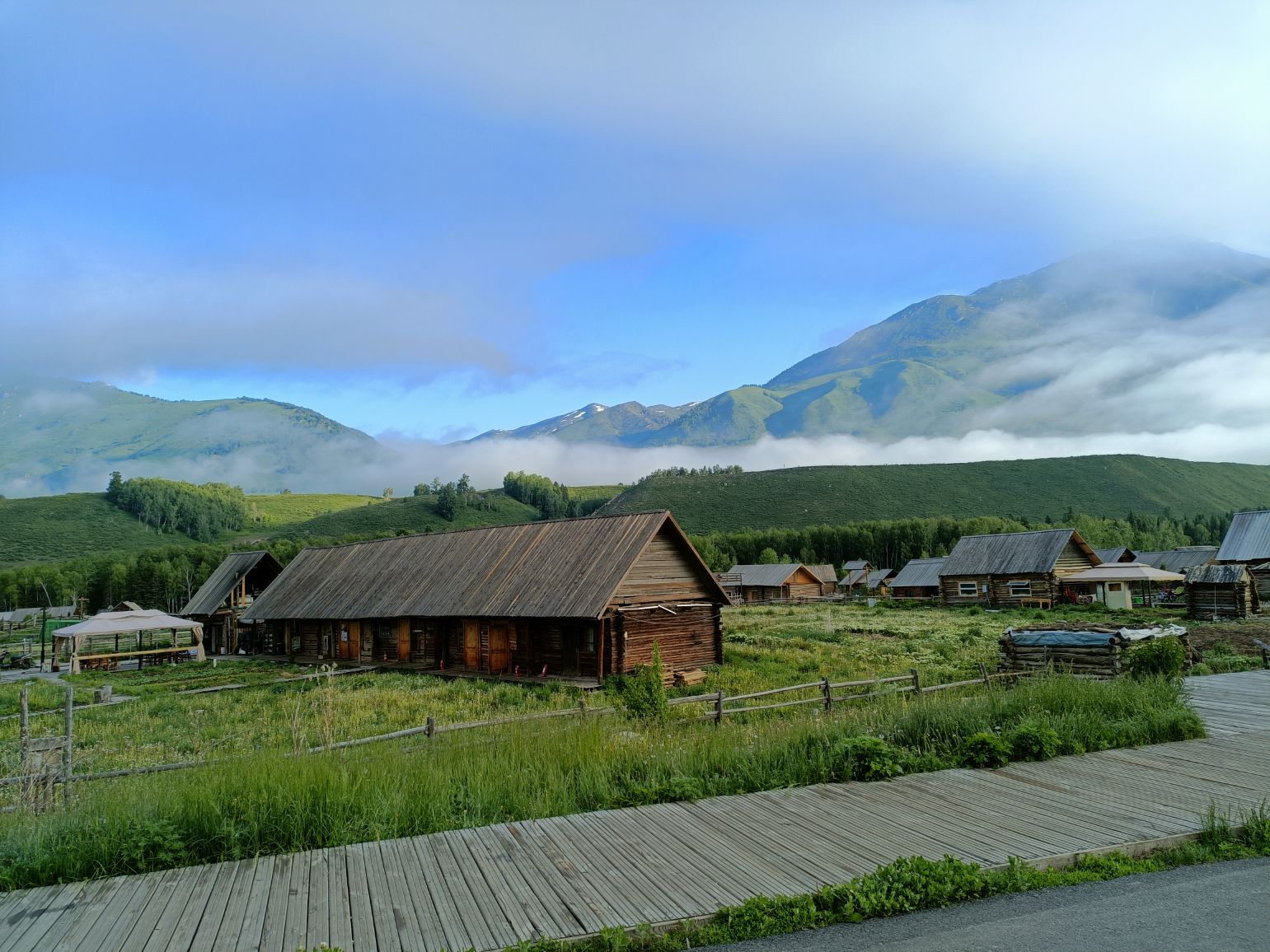 禾木神山图瓦部落