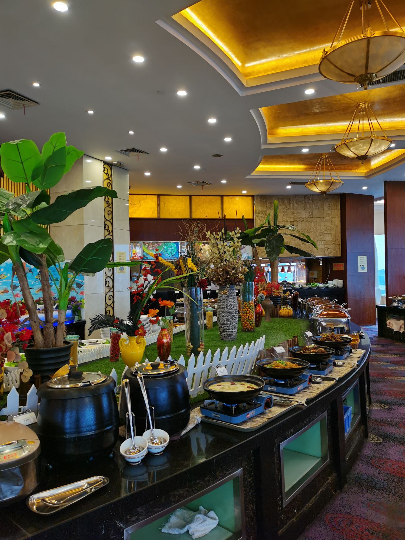 东方豪景花园酒店·旋转自助餐厅