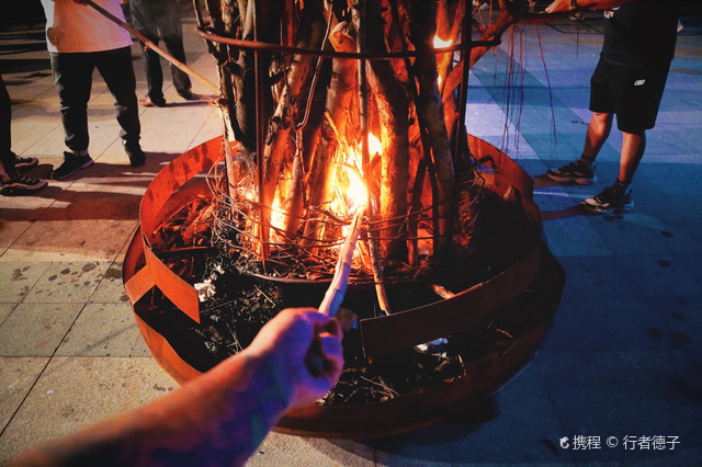 北甘旗露营地 盛夏七月篝火晚会 携程氢气球